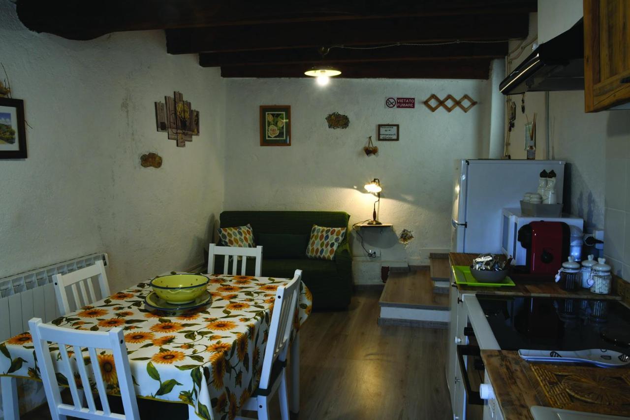 Agriturismo Nonnamelia Nasino Eksteriør billede
