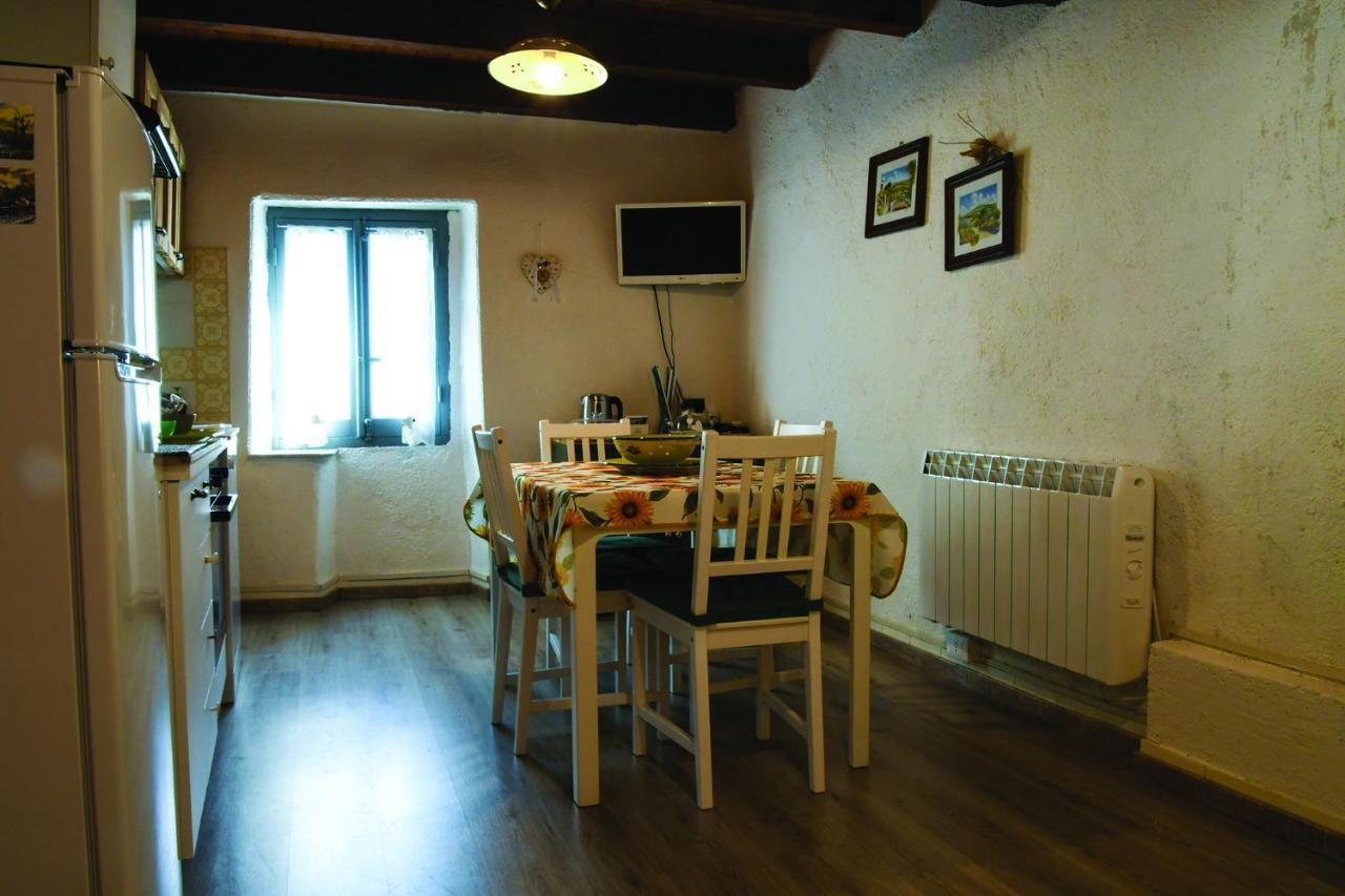 Agriturismo Nonnamelia Nasino Eksteriør billede
