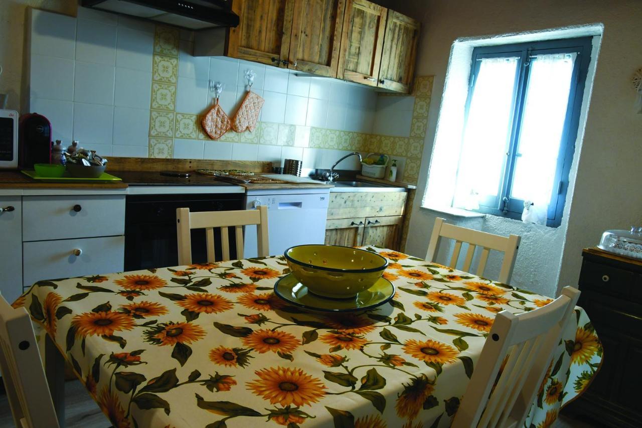 Agriturismo Nonnamelia Nasino Eksteriør billede