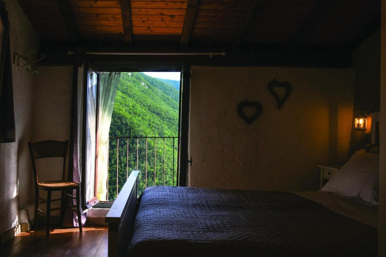 Agriturismo Nonnamelia Nasino Eksteriør billede
