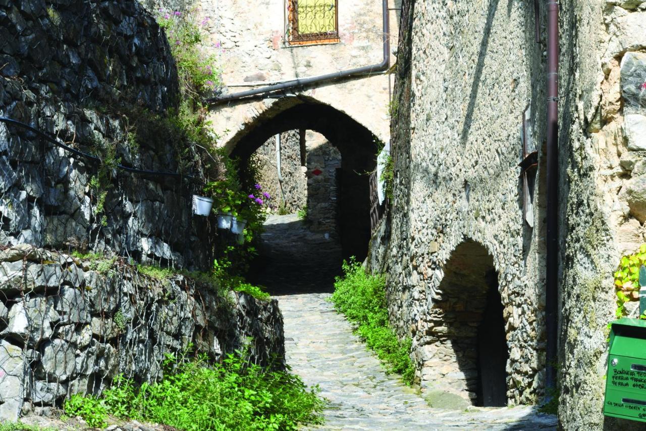 Agriturismo Nonnamelia Nasino Eksteriør billede