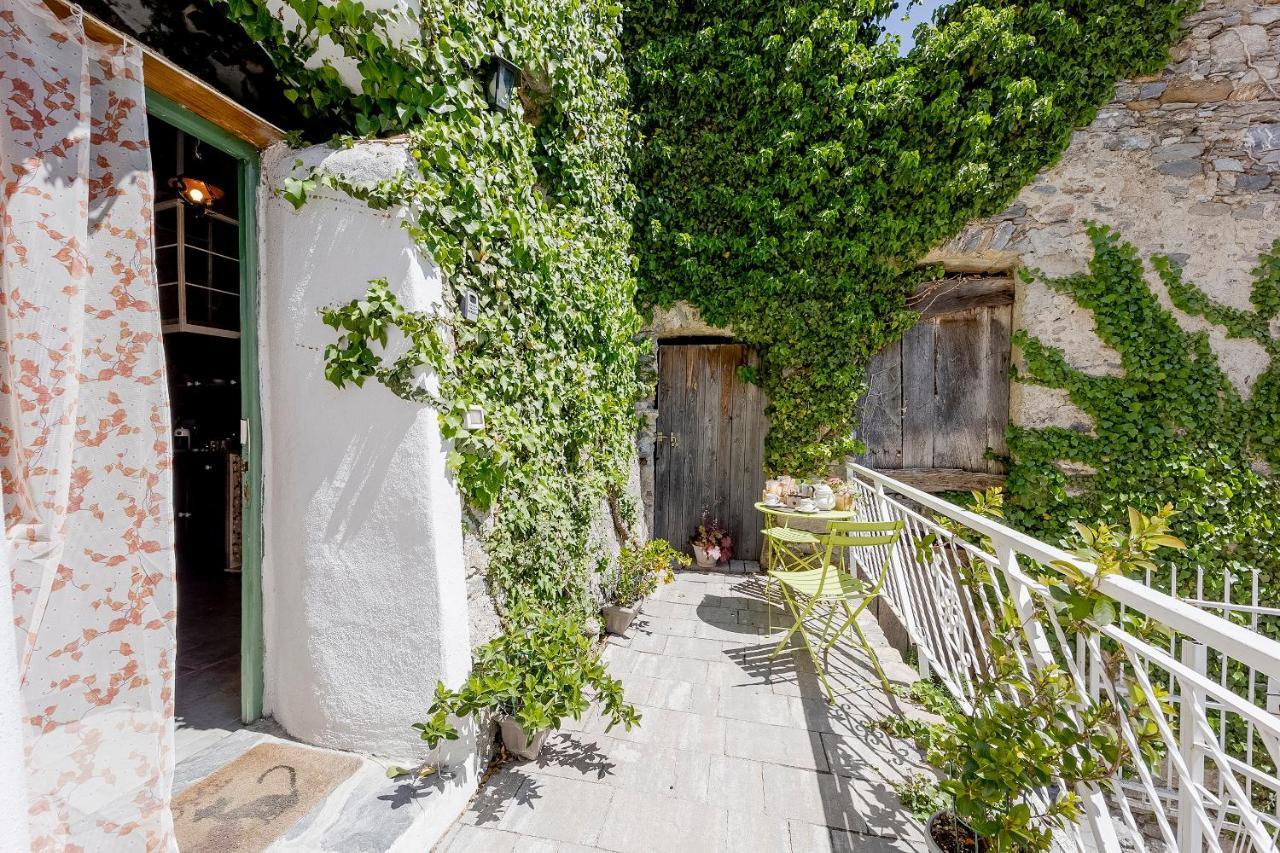 Agriturismo Nonnamelia Nasino Eksteriør billede