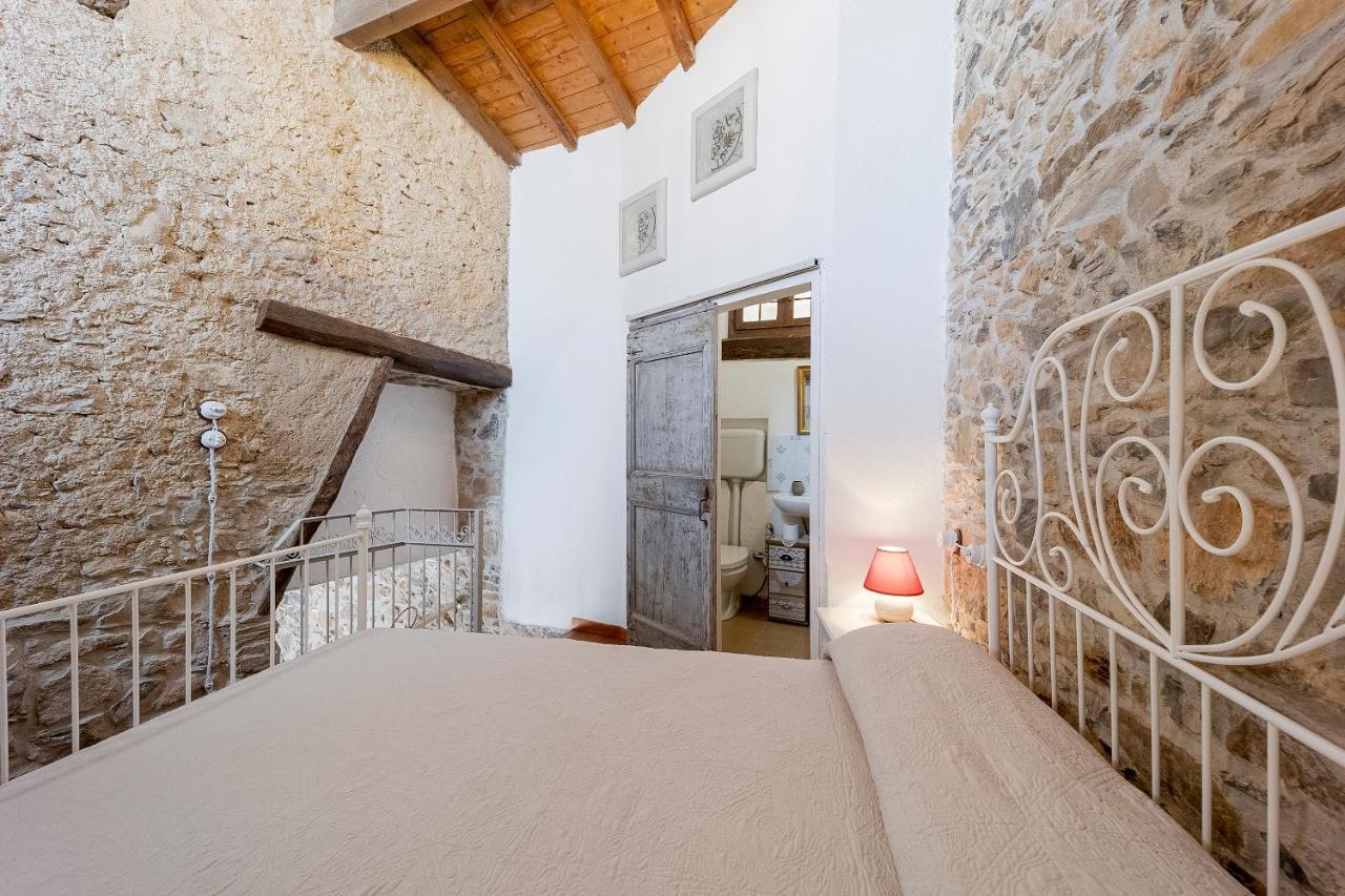 Agriturismo Nonnamelia Nasino Eksteriør billede