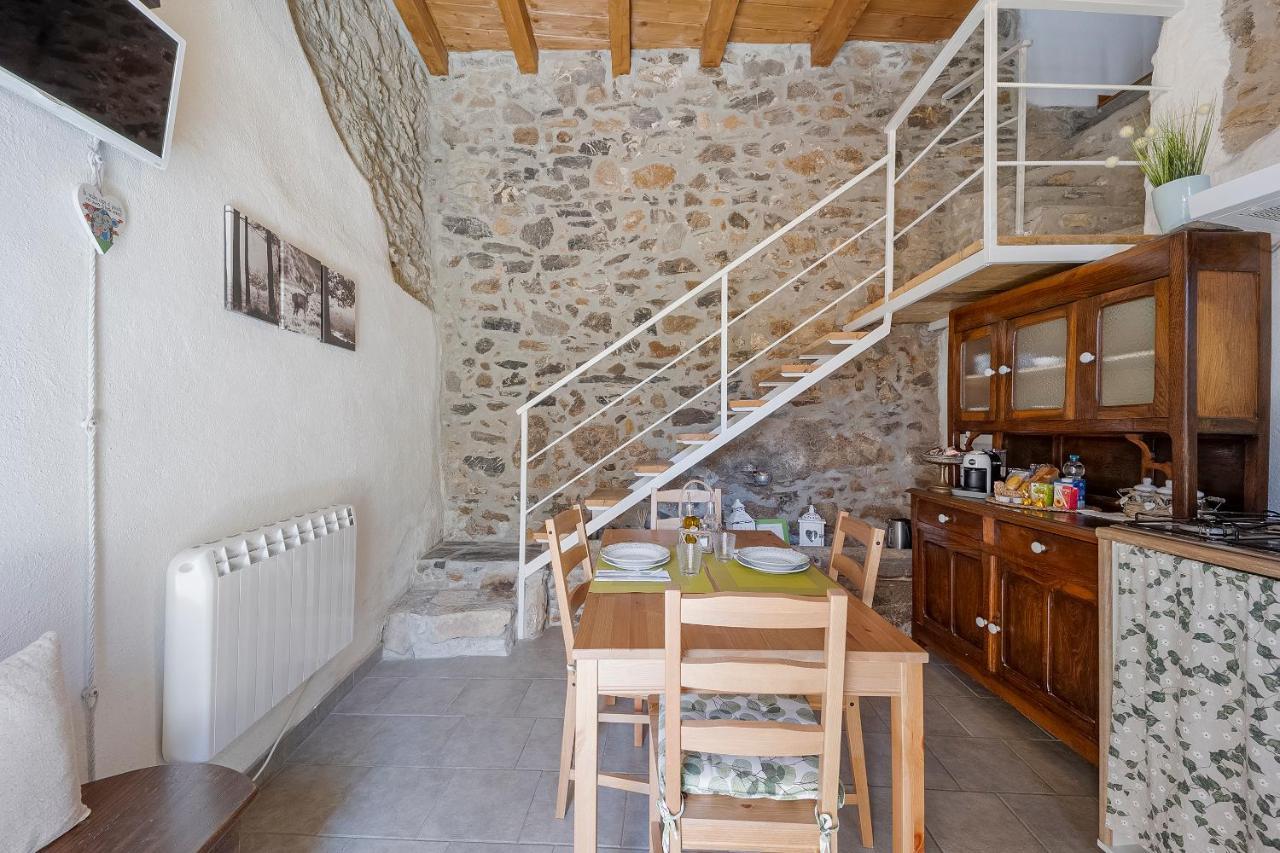 Agriturismo Nonnamelia Nasino Eksteriør billede